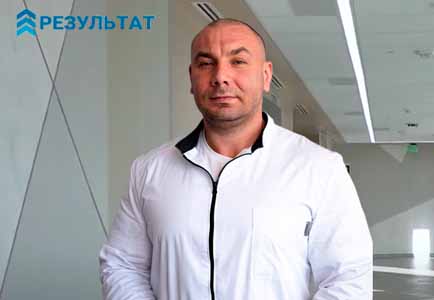 Действия после окончания терапии Врач в коридоре клиники